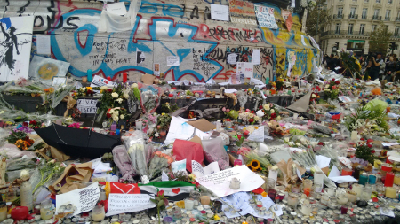 En los atentados terroristas de París murieron 130 personas.