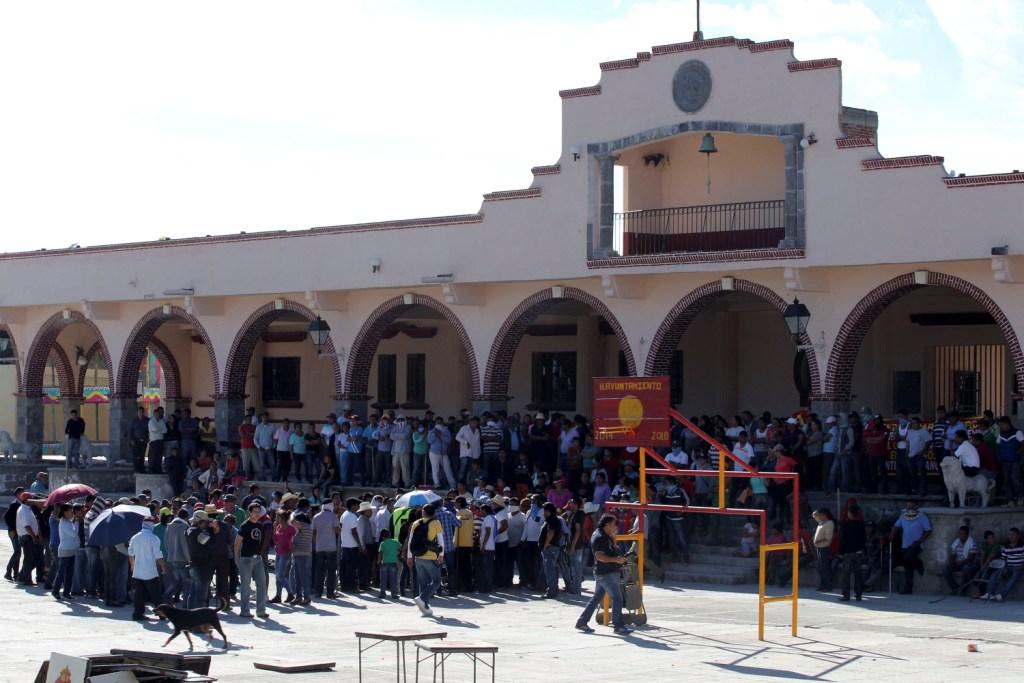 Pobladores y policías se enfrentan en Tlanepantla, Puebla Grupo Milenio