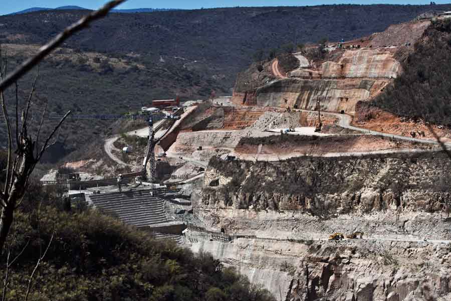La obra está concesionada a la multinacional española Abengoa