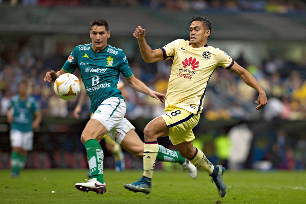 Andrade en el duelo ante León 