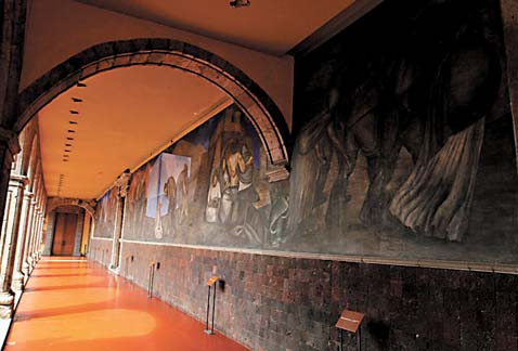 El antiguo colegio fue erigido en el siglo XVI.