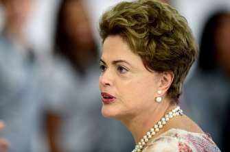 Dilma Rousseff estará presente el lunes en la cumbre sobre el cambio climático en París, pero no visitará Japón y Vietnam