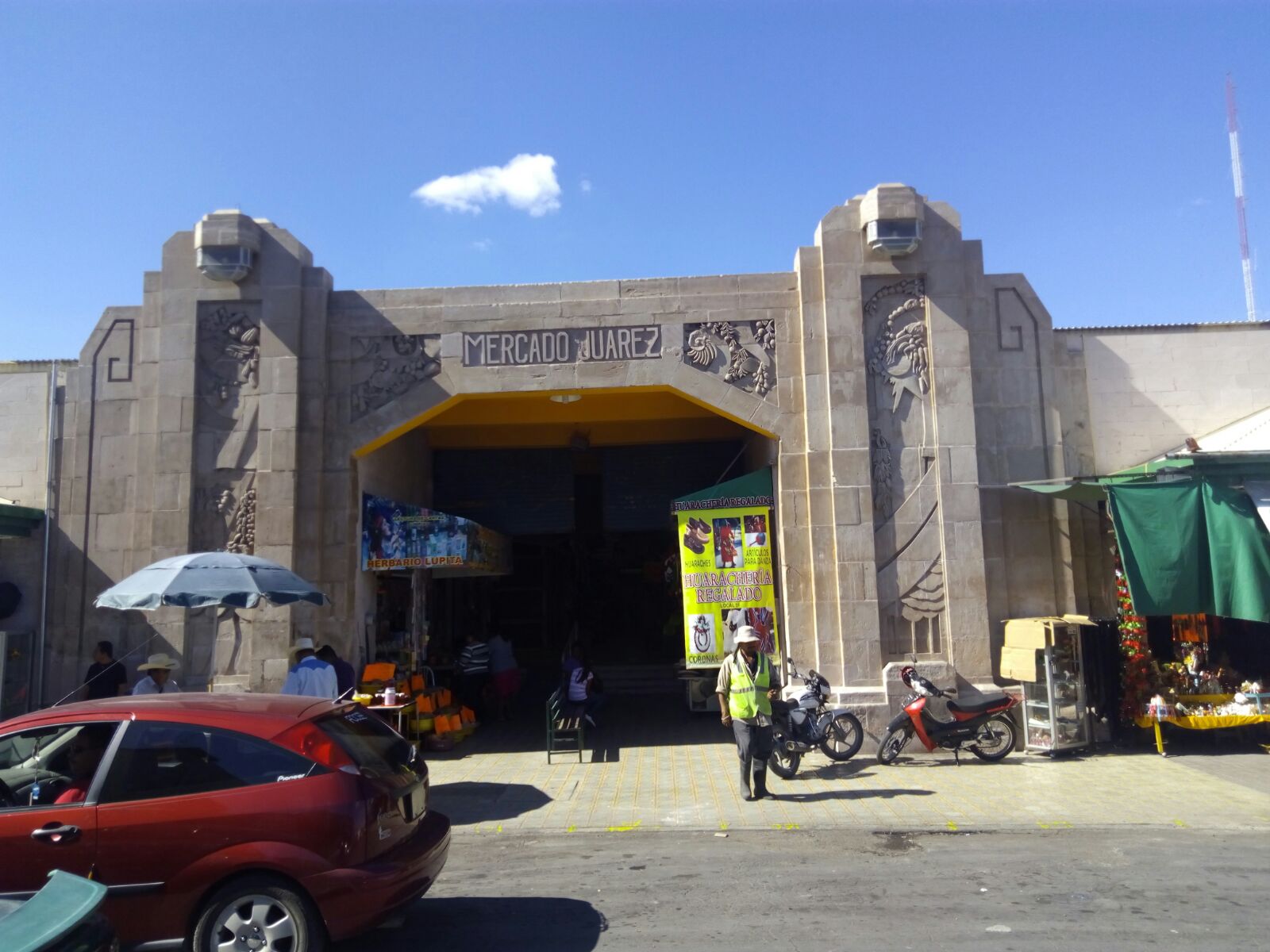 Las remodelaciones del Mercado "Benito Juárez" serán aplazadas un mes por temporada decembrina.