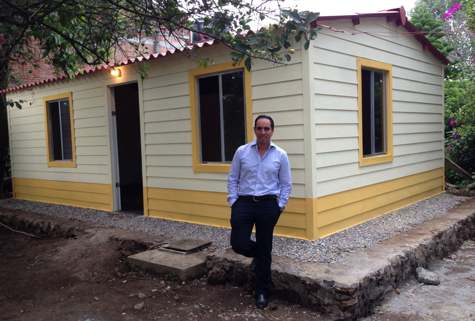 Grupo MIA de Guillermo Jaime Calderón, es una empresa emprendedora en la industria de la autoconstrucción. Los dueños de la casa participan en el proc
