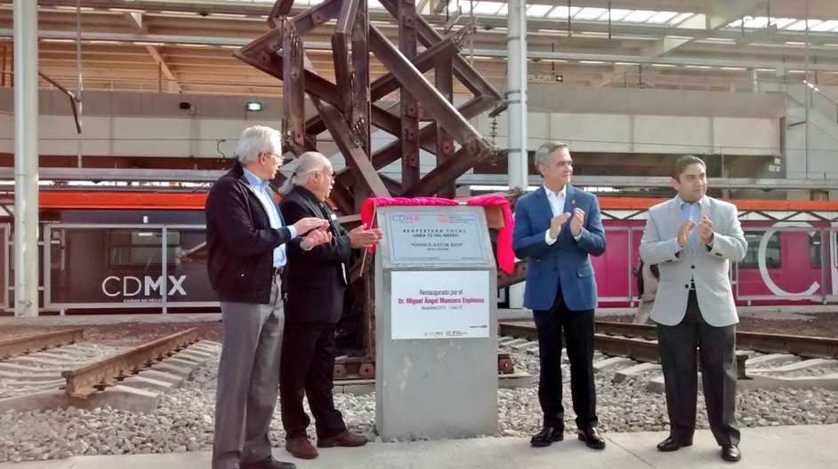El jefe de gobierno, Miguel Ángel Mancera, develó una placa por la reapertura total de la Línea 12 del Metro.