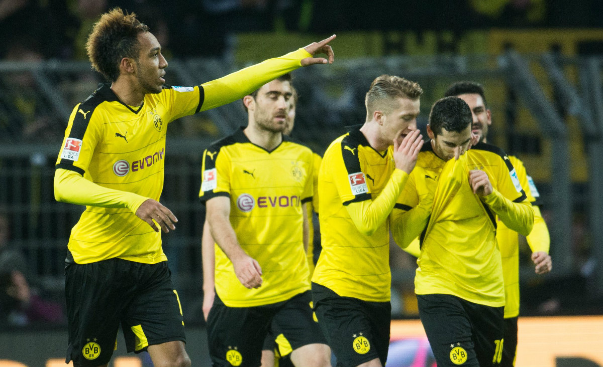 Pierre-Emerick Aubameyang celebrando su gol ante el Stuttgart 