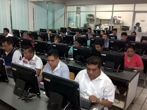 De los 428 docentes programados para el examen asistieron 416, dos más que en la primera jornada. 
