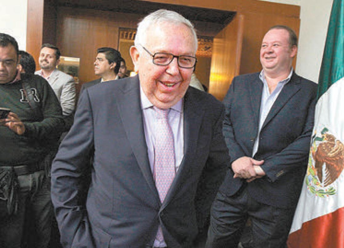 El funcionario estatal dijo que el precio del petróleo habría afectado. 