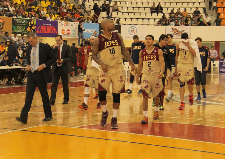 Jefes Fuerza Lagunera ganaron el fin de semana a los Halcones de Veracruz.