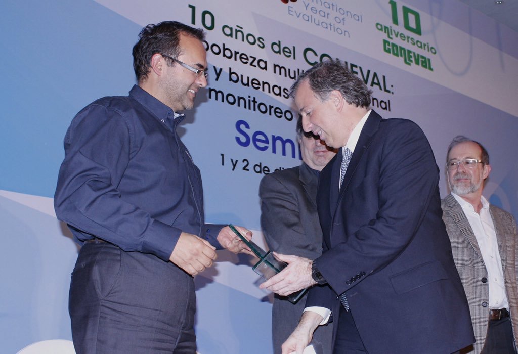 José Antonio Meade recibió el reconocimiento a nombre de la Secretaría de Desarrollo Social, de la que es titular.