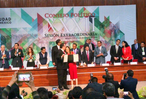 El Consejo Político del PRI entregó constancia a Mariana Moguel como presidenta de ese partido en el Distrito Federal, y a Tonatiuh González como secr