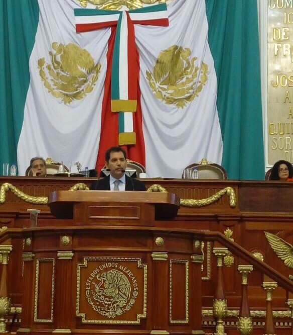 El secretario de Finanzas del Distrito Federal, Edgar Amador, compareció ante el pleno de la ALDF.