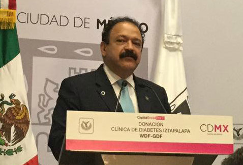 El secretario de Salud del Distrito Federal, Armando Ahued, explicó que un equipo médico que donará Kuwait al gobierno capitalino sirve para la detecc