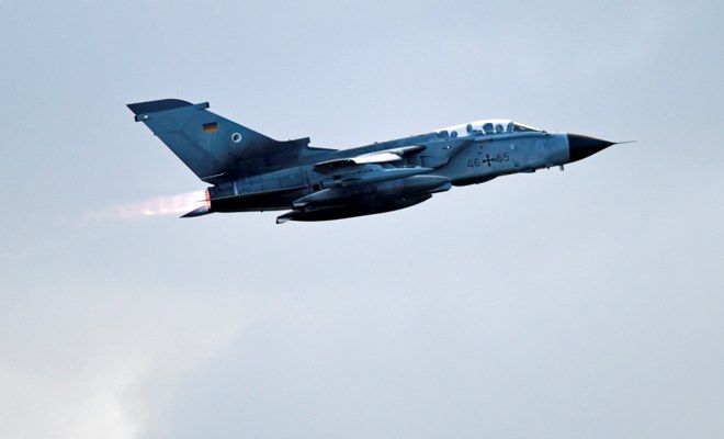 Alemania enviará seis aviones Tornado a Siria para tareas de reconocimiento.