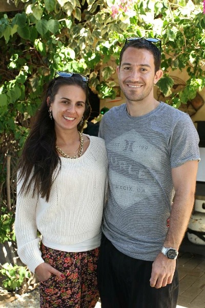 Dean Lucas y su novia Josie Cox.