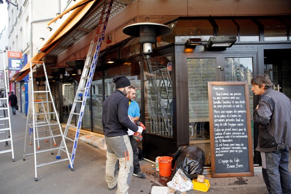 La cafetería abrió el día de hoy tras permanecer cerrada por tres semanas.