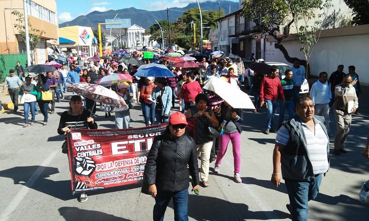Los maestros de la CNTE se manifestarán hasta el 13 de diciembre.