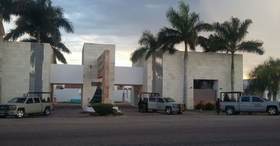 El enfrentamiento y persecución terminó en un motel en Guamúchil.