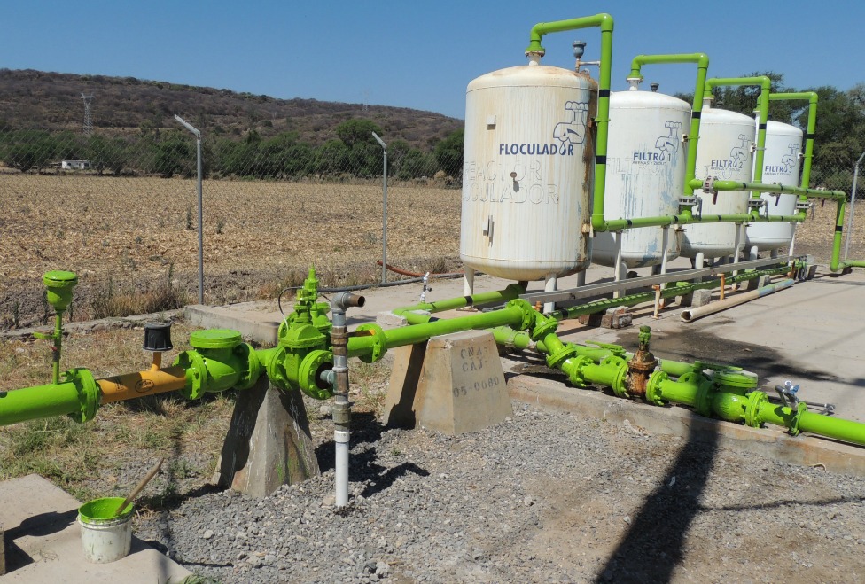 Envían al laboratorio tres muestras de agua de Senderos
