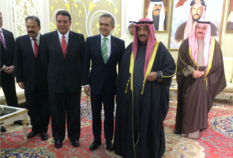 En Kuwait, el jefe de Gobierno del Distrito Federal y colaboradores suyos fueron recibidos por autoridades de ese país árabe, donde se logró un acuerd