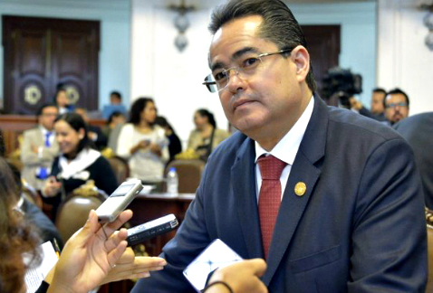 Leonel Luna, presidente de la Comisión de Gobierno en la Asamblea Legislativa del Distrito Federal, planteó que la Asamblea Constituyente para el DF s