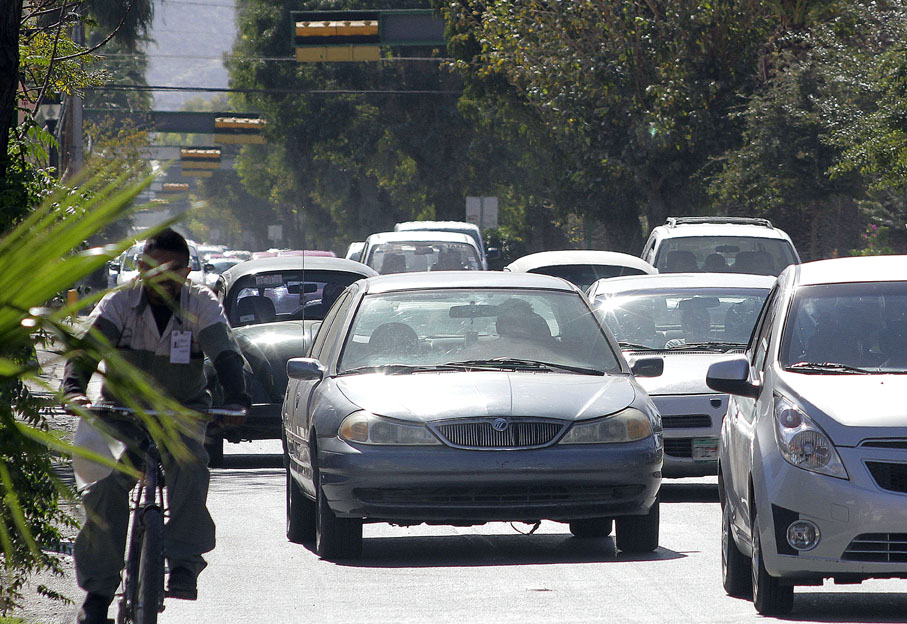 Operativo contra a autos sin placas suspendido por temporada decembrina.