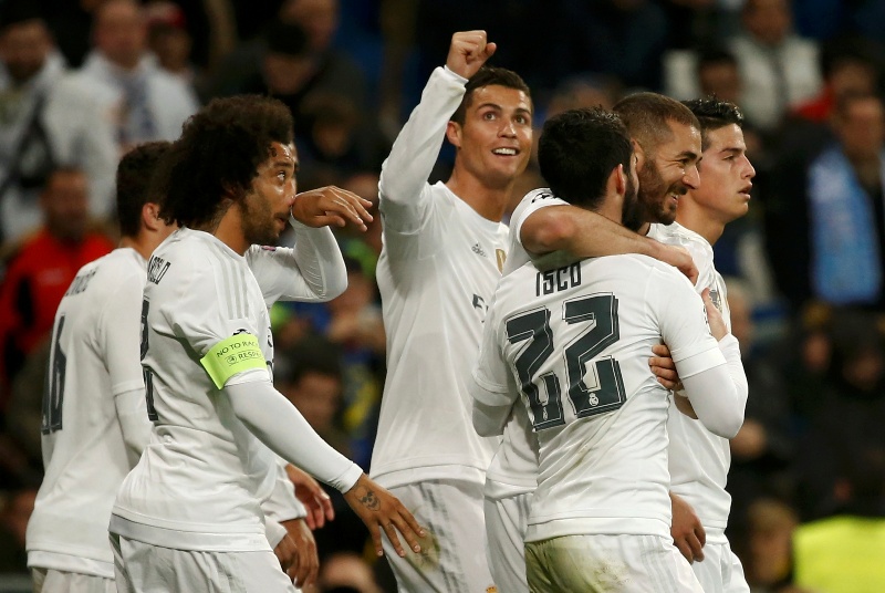 Jugadores del Real Madrid celebran la victoria 