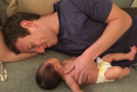 Marc Zuckerberg y su hija Max. 