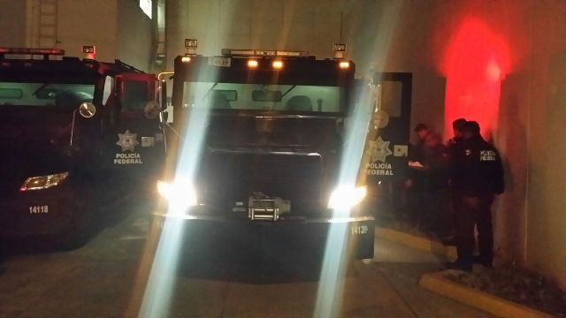 Los normalistas fueron trasladados a dos CEFERESOS por su participación en el bloqueo de Zirahuén.