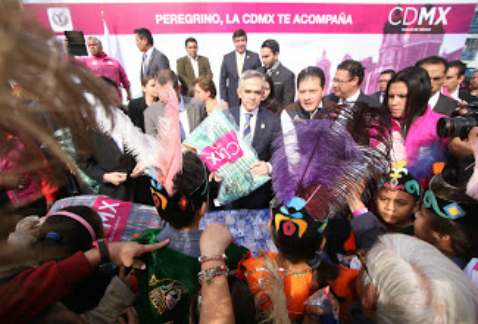 El jefe de Gobierno del Distrito Federal, Miguel Ángel Mancera, encabezó el inicio del operativo "Peregrino, la Cdmx te acompaña", para quienes llegan