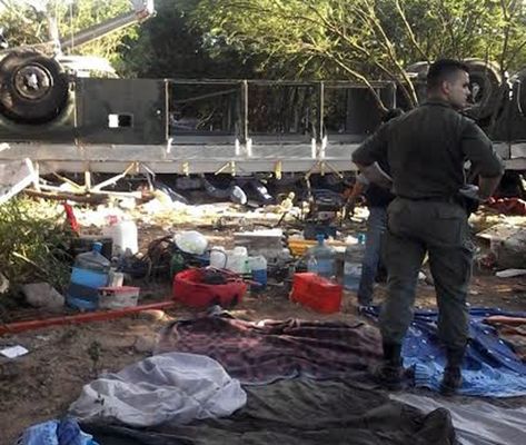 En el autobús viajaban cerca de 60 policías, 42 de ellos murieron.