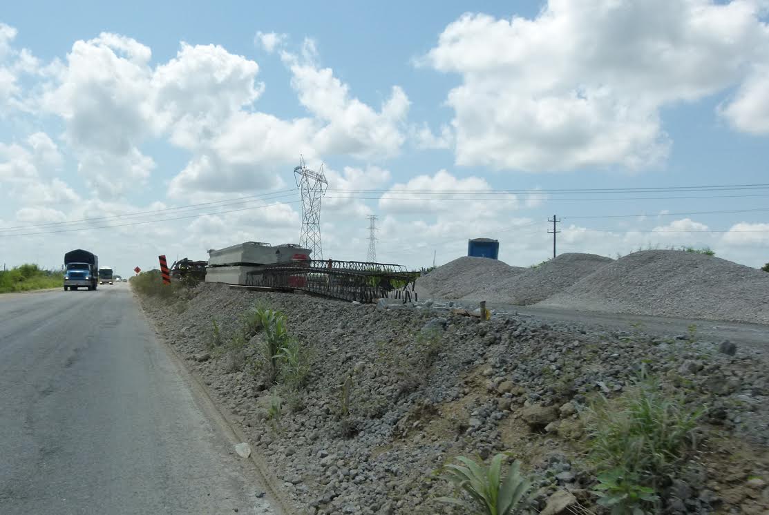 Tramo carretero Ozuluama-Tampico.