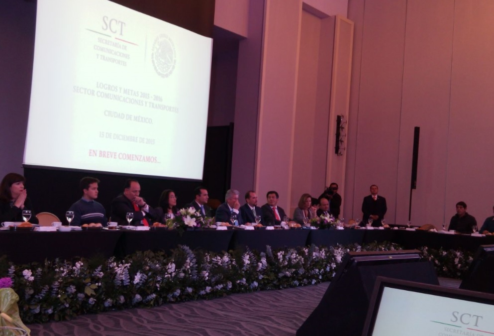 Durante la conferencia de prensa sobre logros y retos de la SCT.