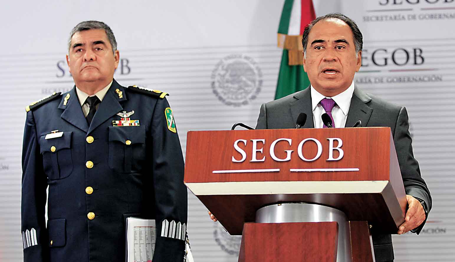 El gobernador de Guerrero y el comandante de la novena región militar.