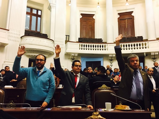 Los diputados locales del DF aprobaron el Código Fiscal y la Ley de Ingresos.