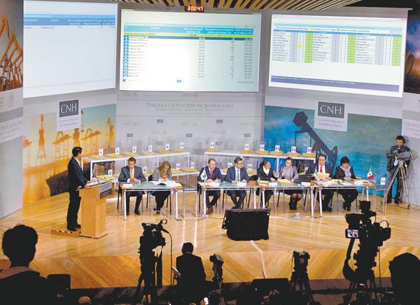 Tercera subasta de la Ronda Uno encabezada por la Comisión Nacional de Hidrocarburos.