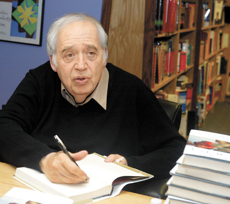 El crítico literario Harold Bloom