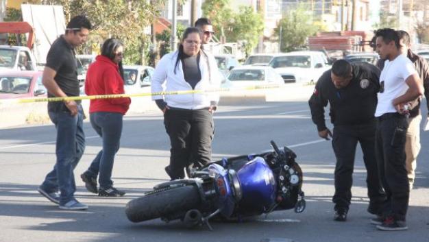 El elemento circulaba su motocicleta a exceso de velocidad.
