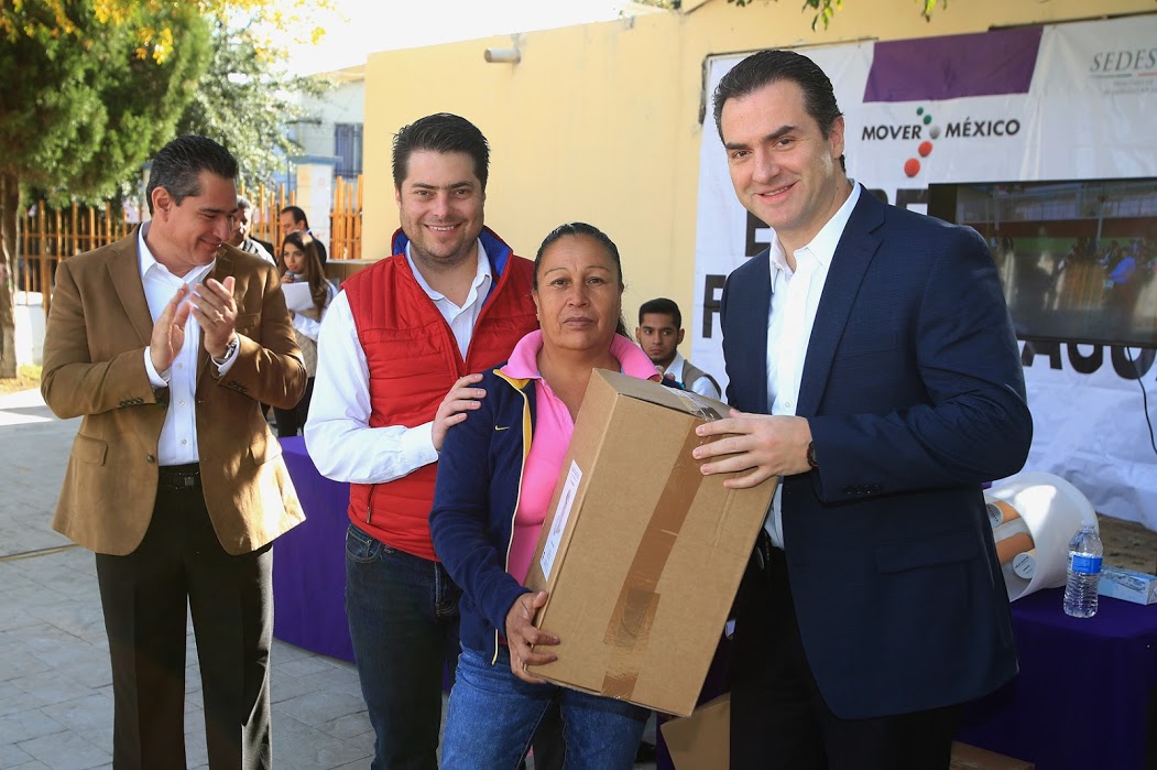 La entrega fue por parte del municipio de Monterrey y la Sedesol federal. 