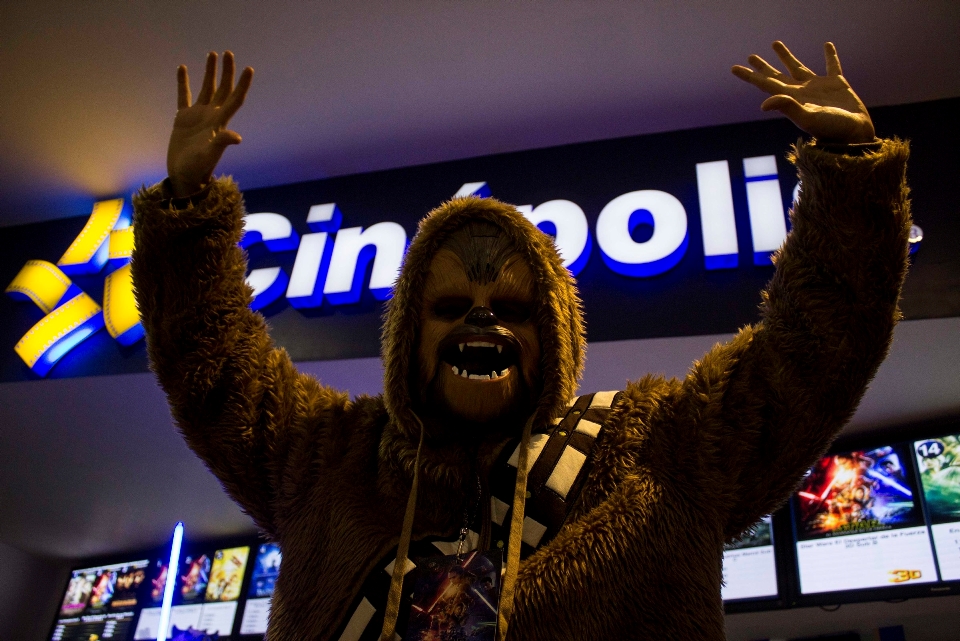 Un asistente disfrazado de Chewbacca en México.