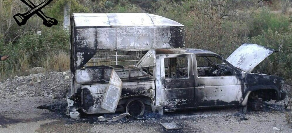 La unidad fue incendiada de manera deliberada, en la caja se encontraron los cuerpos de tres personas completamente calcinadas.