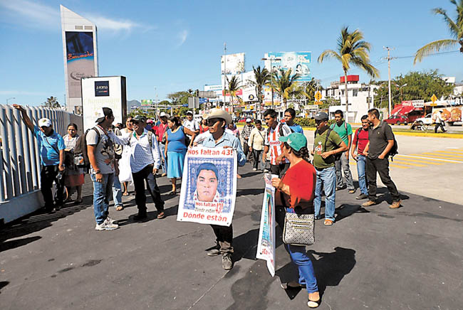 La reunión fue en las instalaciones de la Comisión Estatal de Derechos Humanos de Guerrero. 