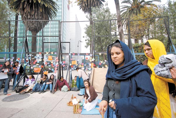 En el Día Internacional del Migrante se manifestaron contra la deportación y políticas estadunidenses.