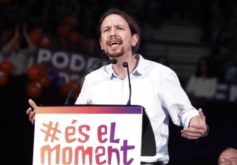 Pablo Iglesias, líder de Podemos, durante su intervención en el último mitin de su partido en Valencia