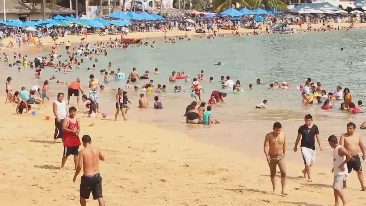 En las playas ya se puede apreciar el aumento de los turistas. 