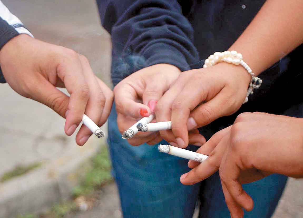 Entre los adolescentes, 9.2 por ciento ha fumado en su vida más de 100 cigarros.