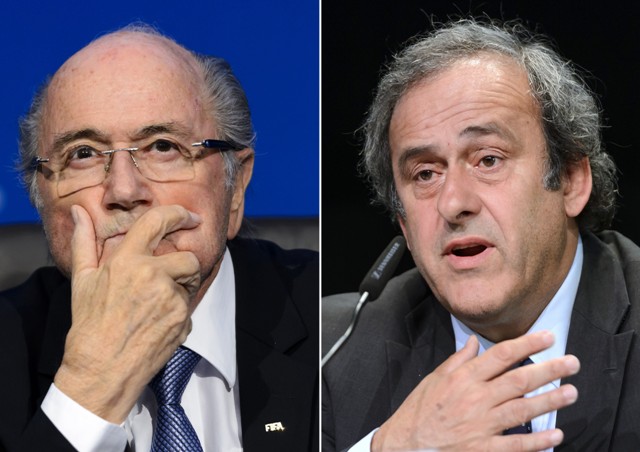 Joeph Blatter y Michel Platini fueronb suspendidos por la FIFA durante ocho años de cualquier actividad relacionada con el futbol.