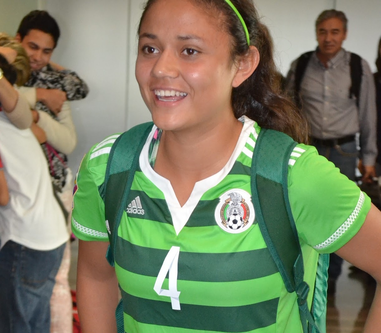 Rebeca Bernal a su llegada al Aeropuerto Internacional de Tampico.