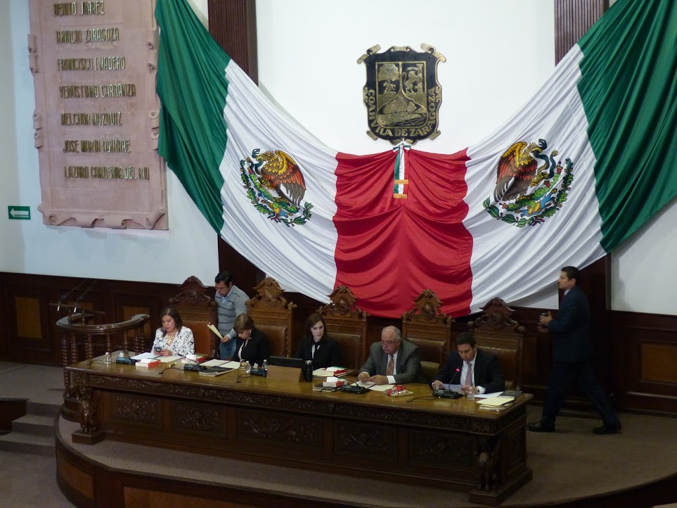 En Coahuila, 7 municipios darán servicio médico en el IMSS a los trabajadores del ayuntamiento.