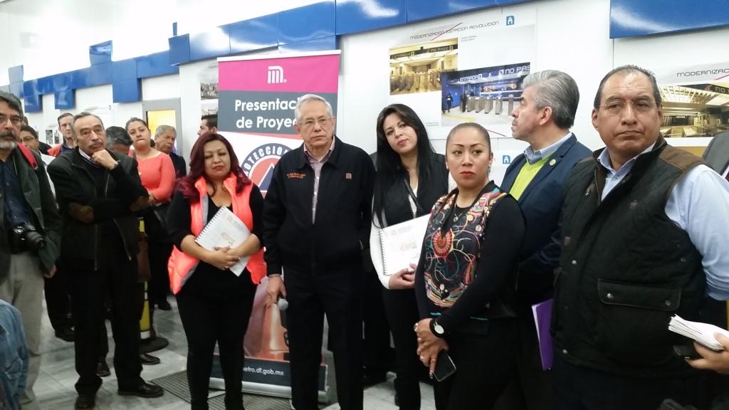 El director del Metro, Jorge Gaviño, realizó un recorrido por la Línea 2 junto con la presidenta de la Comisión de Movilidad del DF y la de Protección